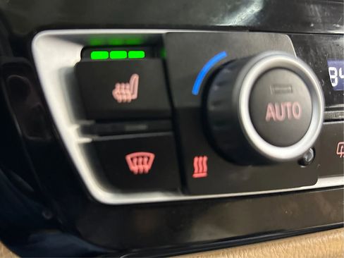 Used 2018 BMW 320i xDrive Sedan w/ Convenience Package image 43