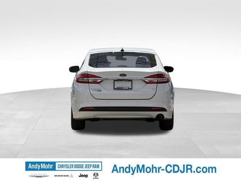 Used 2017 Ford Fusion SE w/ Fusion SE Technology Package FWD image 6