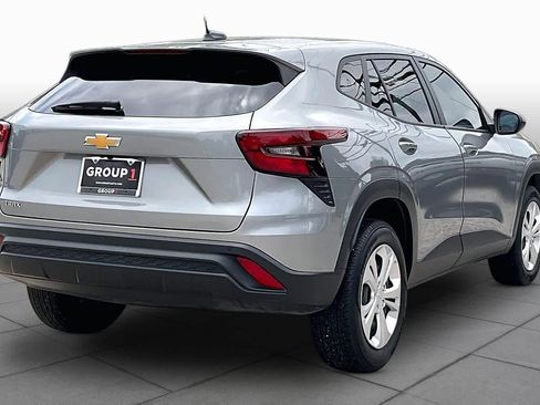 Used 2024 Chevrolet Trax LS w/ Driver Confidence Package FWD image 13