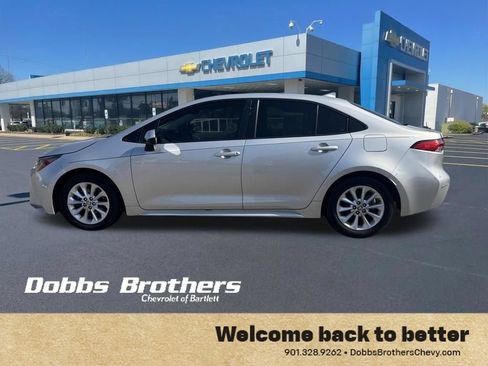 Used 2022 Toyota Corolla LE w/ LE Convenience Package FWD image 4