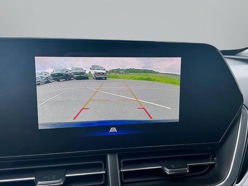Used 2024 Chevrolet Trax LT w/ Driver Confidence Package FWD image 21