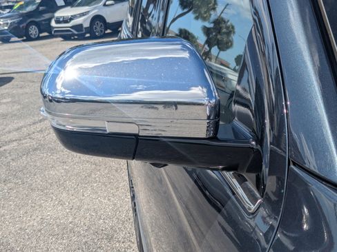 Used 2021 Lincoln Navigator Black Label w/ Cargo Convenience Package image 11