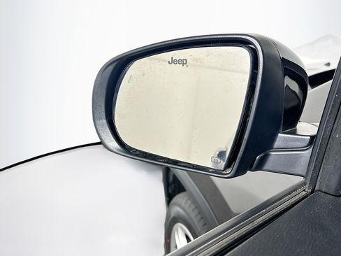 Used 2023 Jeep Compass Latitude w/ Convenience Group AWD/4WD image 16