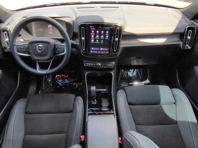 Used 2023 Volvo XC40 Recharge Ultimate w/ Protection Package Premier AWD/4WD image 15