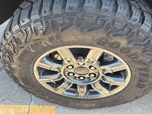 Used 2024 GMC Sierra 1500 AT4X image 14