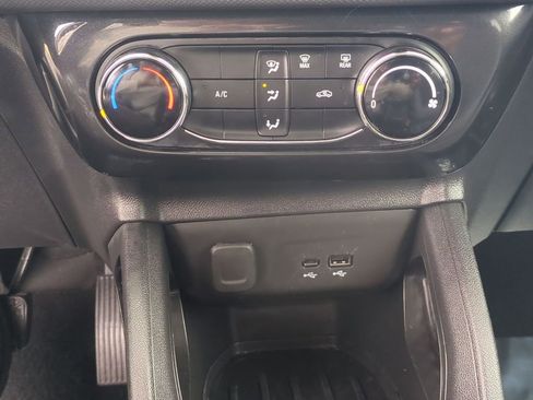 Used 2025 Chevrolet TrailBlazer LT FWD image 18