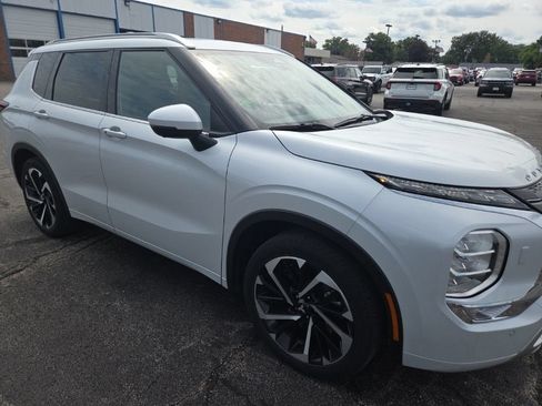 Used 2022 Mitsubishi Outlander SEL AWD/4WD image 2