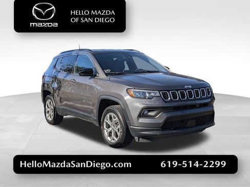 Used 2024 Jeep Compass Latitude image 1