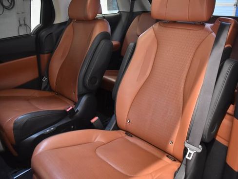 Used 2022 Kia Carnival SX Prestige FWD image 7