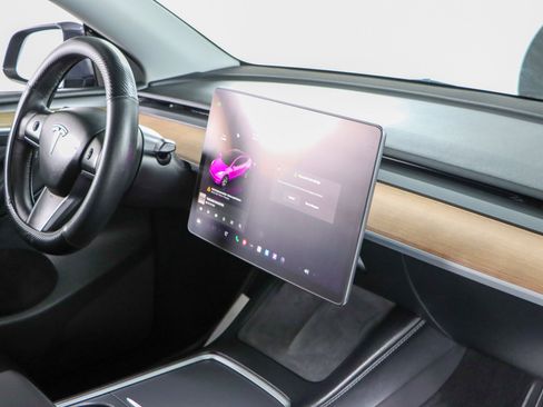 Used 2023 Tesla Model Y Long Range image 23