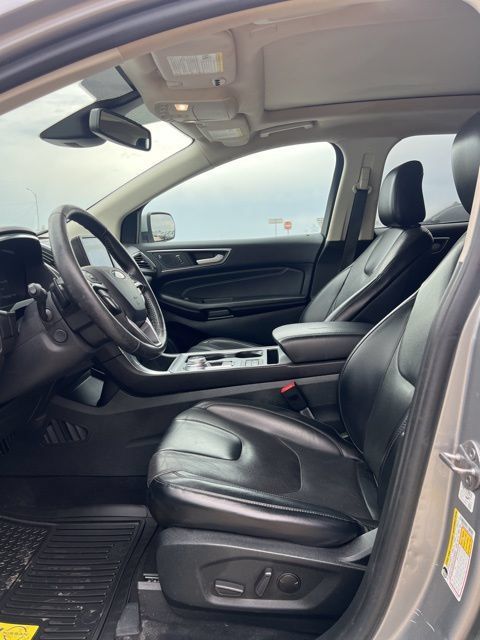 Used 2021 Ford Edge Titanium w/ Equipment Group 301A AWD/4WD image 9