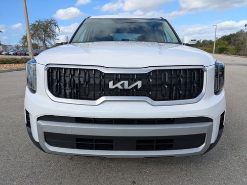 New 2025 Kia Telluride LX image 3