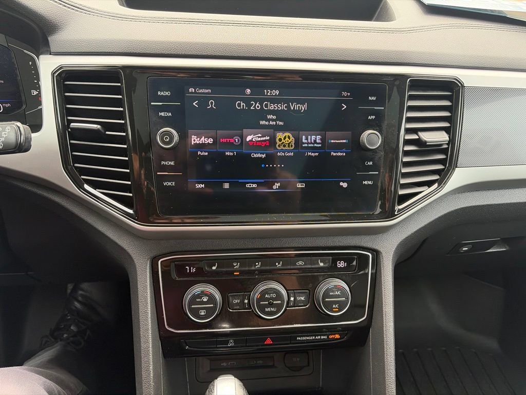 Used 2021 Volkswagen Atlas Cross Sport SEL AWD/4WD image 17