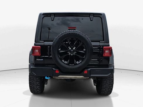 Used 2024 Jeep Wrangler Unlimited Sahara w/ Technology Group image 6