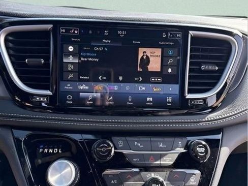 New 2026 Chrysler Pacifica Select w/ S Appearance Package image 17