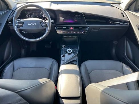 Certified 2025 Kia Niro Wind w/ Wind Preserve Package image 12