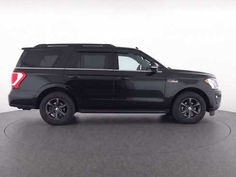 Used 2020 Ford Expedition XLT w/ Equipment Group 202A AWD/4WD image 8