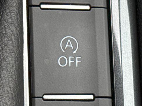 Certified 2024 Volkswagen Tiguan SE R-Line image 37