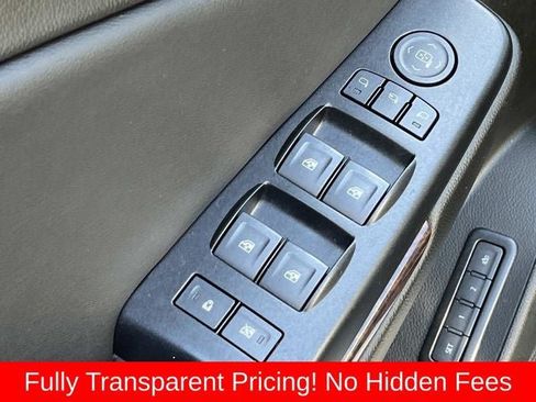 Used 2019 GMC Yukon SLT w/ Open Road Package AWD/4WD image 30