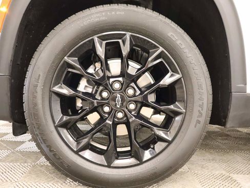 Used 2025 Chevrolet Traverse LT w/ Midnight/Sport Edition image 6