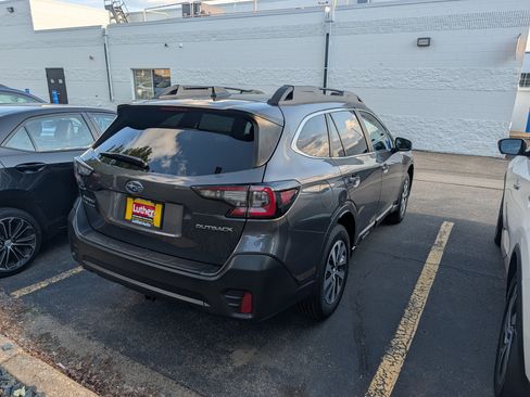 Used 2020 Subaru Outback Premium w/ Popular Package #1 AWD/4WD image 7