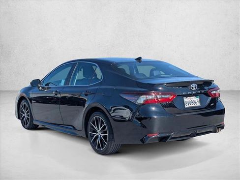 Used 2021 Toyota Camry SE w/ Carpet Mat Package (TMS) FWD image 8