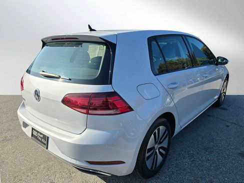Used 2018 Volkswagen e-Golf SE w/ DC Fast Charging Package image 3