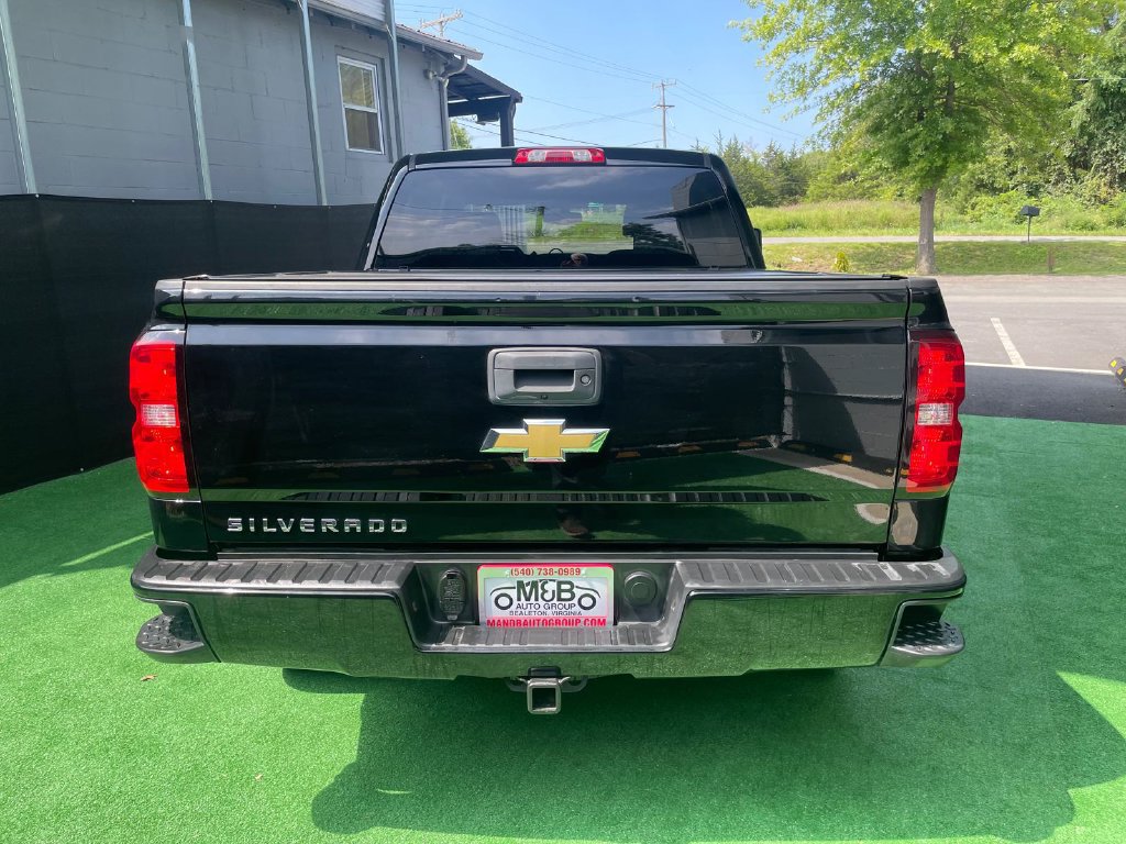 Used 2018 Chevrolet Silverado 1500 Custom w/ Custom Value Package AWD/4WD image 3