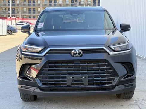 Used 2025 Toyota Grand Highlander XLE image 8