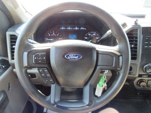 Used 2017 Ford F550 2WD Regular Cab Super Duty image 27