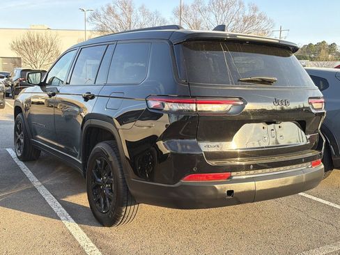 Used 2024 Jeep Grand Cherokee L Laredo AWD/4WD image 4