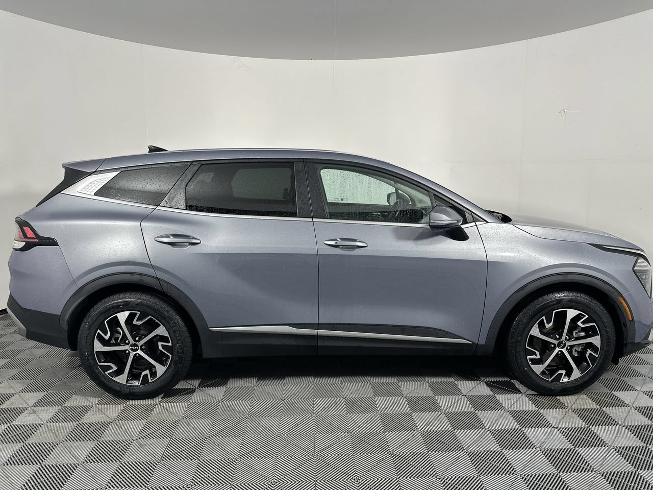 Used 2024 Kia Sportage EX FWD image 18