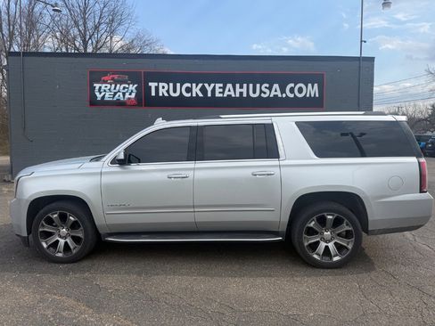 Used 2017 GMC Yukon XL Denali w/ Open Road Package image 2