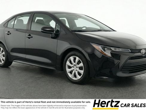 Used 2025 Toyota Corolla LE image 1