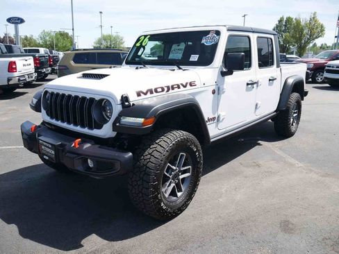Certified 2026 Jeep Gladiator Mojave AWD/4WD image 4