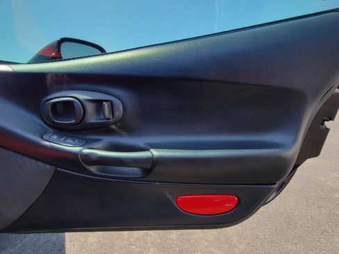 Used 1999 Chevrolet Corvette Coupe w/ Lighting Pkg RWD image 17