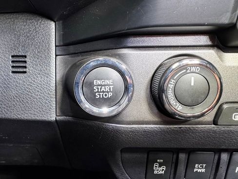 Used 2023 Toyota Tacoma TRD Off-Road w/ TRD Premium Off Road Package AWD/4WD image 29
