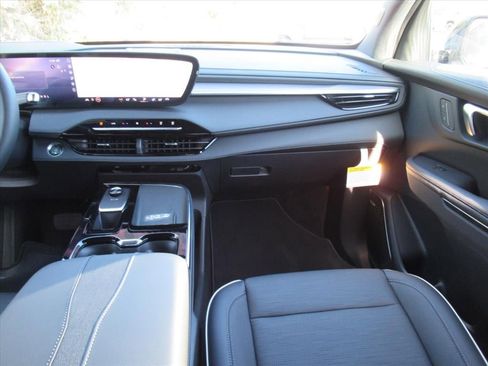 New 2026 Buick Enclave Sport Touring w/ Power Package FWD image 13