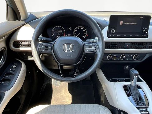 Used 2023 Honda HR-V LX image 9