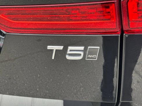 Used 2019 Volvo XC60 T5 Momentum w/ Protection Package Premier image 26