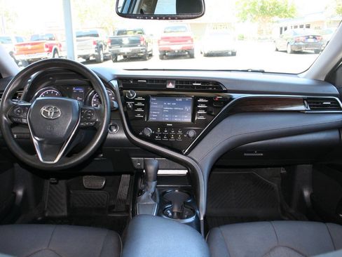 Used 2020 Toyota Camry LE w/ Convenience Package FWD image 15