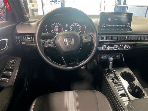 Used 2025 Honda Civic Sport image 17