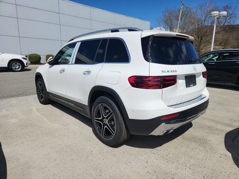 New 2026 Mercedes-Benz GLB 250 4MATIC image 3