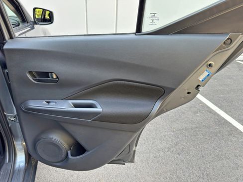 Used 2021 Nissan Kicks S image 37