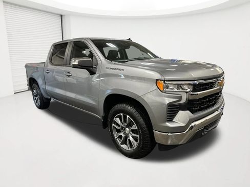 Used 2024 Chevrolet Silverado 1500 LT AWD/4WD image 3
