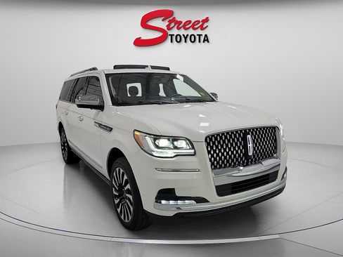 Used 2024 Lincoln Navigator L Black Label image 5