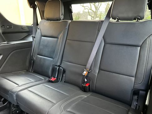 Used 2024 Chevrolet Tahoe Premier w/ Premium Package image 14