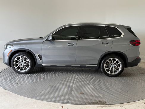 Certified 2024 BMW X5 xDrive40i w/ Premium Package image 2
