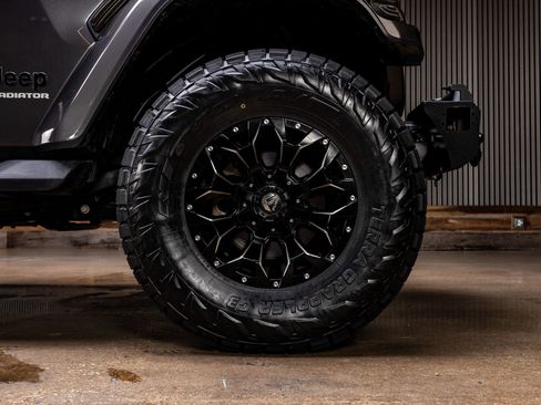 Used 2021 Jeep Gladiator Overland AWD/4WD image 11