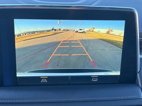 Used 2024 Chevrolet Suburban LT image 25